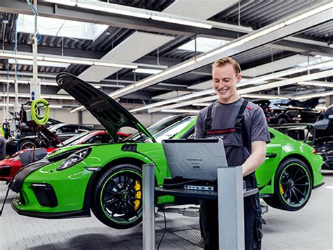 Kfz-Mechatroniker Ausbildung bei Porsche